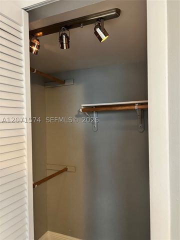 10005 Winding Lake Road 105, Sunrise, FL 33351