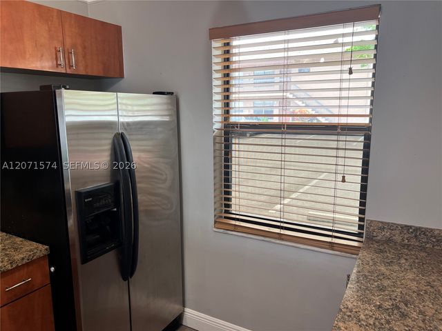 10005 Winding Lake Road 105, Sunrise, FL 33351