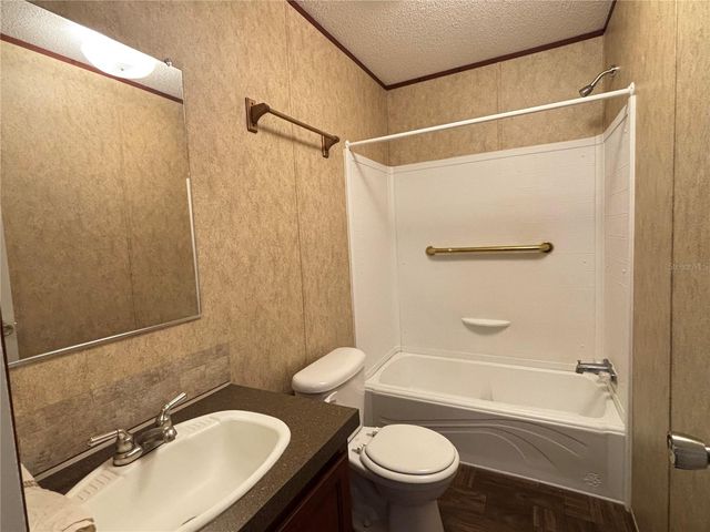 111 LITTLE ORANGE LAKE DRIVE, Hawthorne, FL 32640