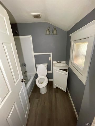 5466 Janet Avenue, Jennings, MO 63136