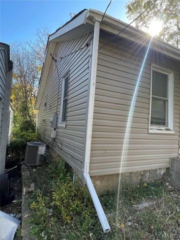 5466 Janet Avenue, Jennings, MO 63136