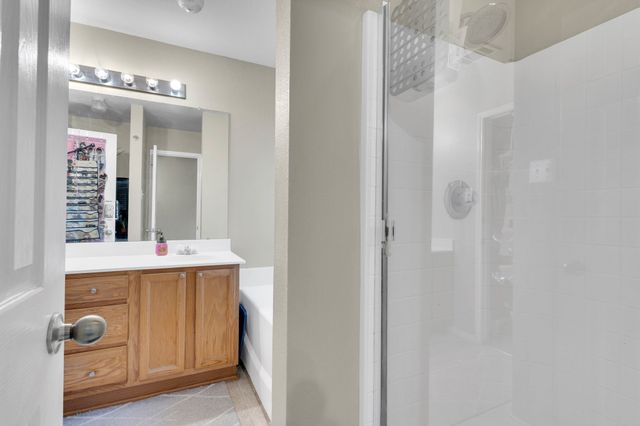 131 Logan Lane, Waxahachie, TX 75165