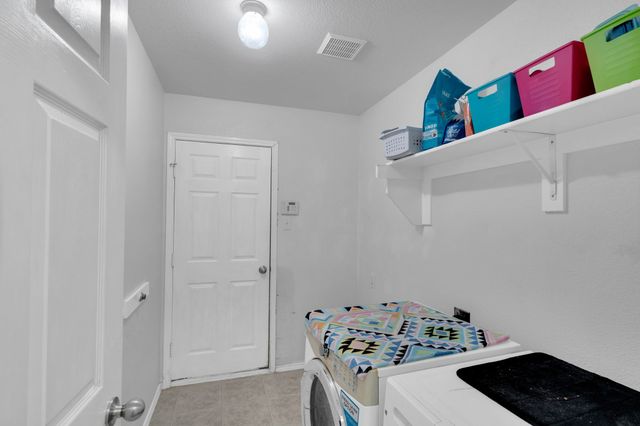 131 Logan Lane, Waxahachie, TX 75165