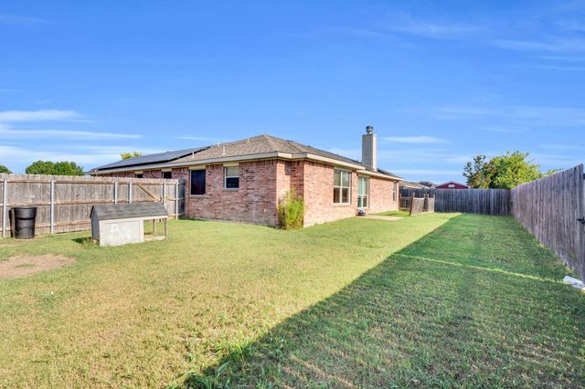 131 Logan Lane, Waxahachie, TX 75165