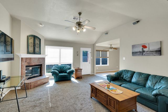 131 Logan Lane, Waxahachie, TX 75165