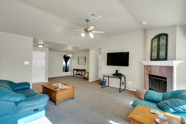 131 Logan Lane, Waxahachie, TX 75165