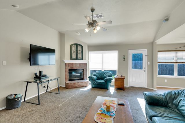 131 Logan Lane, Waxahachie, TX 75165