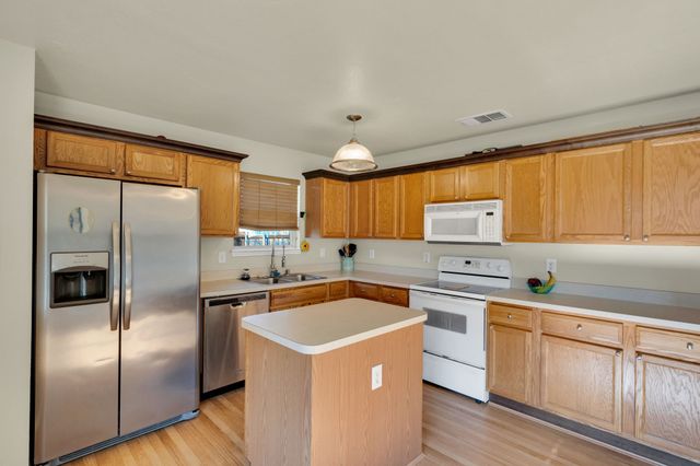 131 Logan Lane, Waxahachie, TX 75165