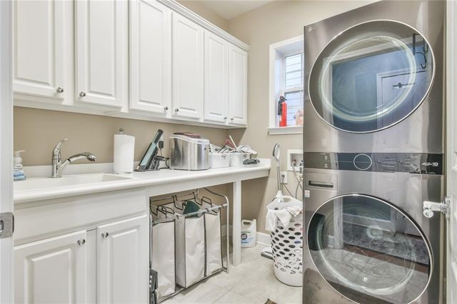 6417 Hickory Springs Circle, Hoschton, GA 30548