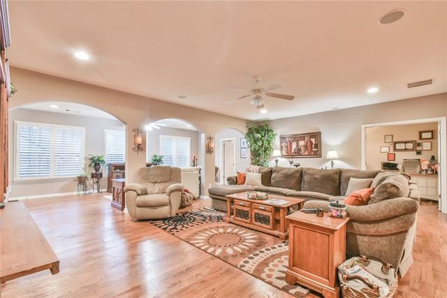 6417 Hickory Springs Circle, Hoschton, GA 30548