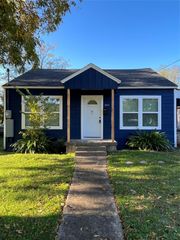 3919 Carl Street, Dallas, TX 75210