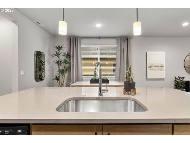 10571 Se HERITAGE Rd, Happy Valley, OR 97086