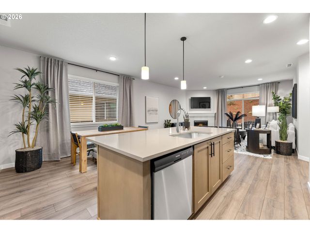10571 Se HERITAGE Rd, Happy Valley, OR 97086