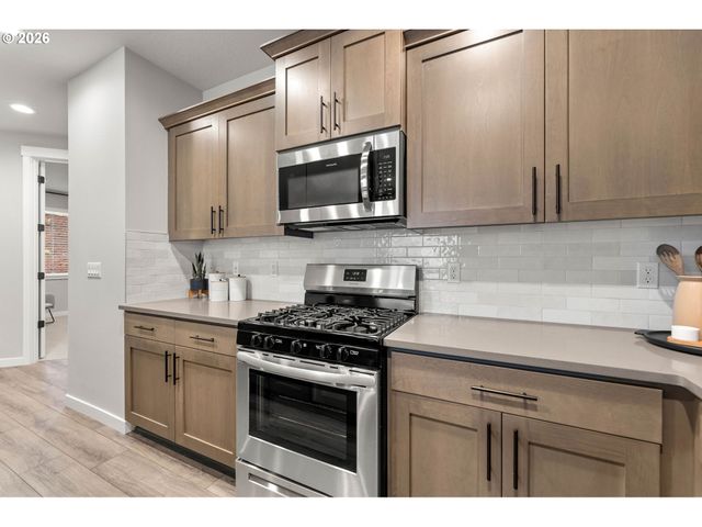 10571 Se HERITAGE Rd, Happy Valley, OR 97086
