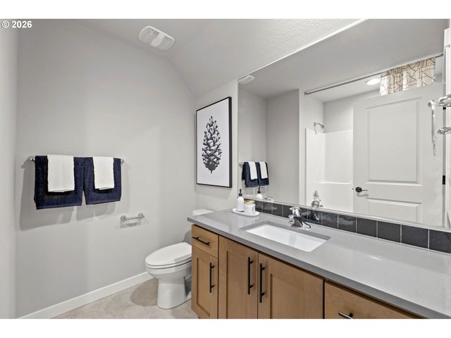 10571 Se HERITAGE Rd, Happy Valley, OR 97086