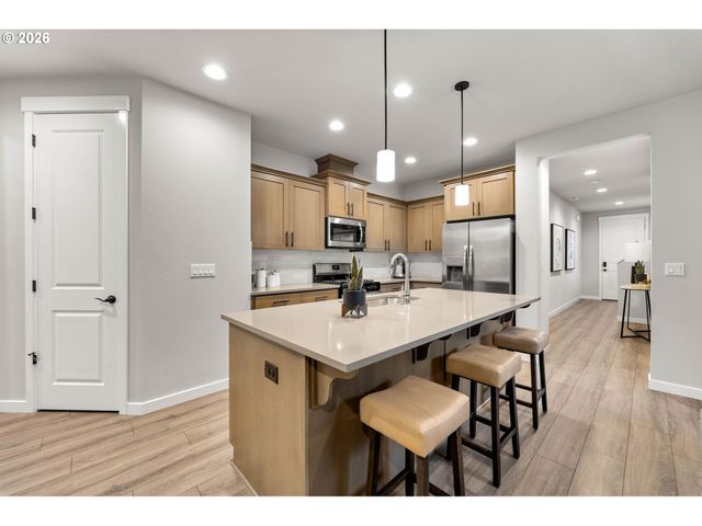 10571 Se HERITAGE Rd, Happy Valley, OR 97086