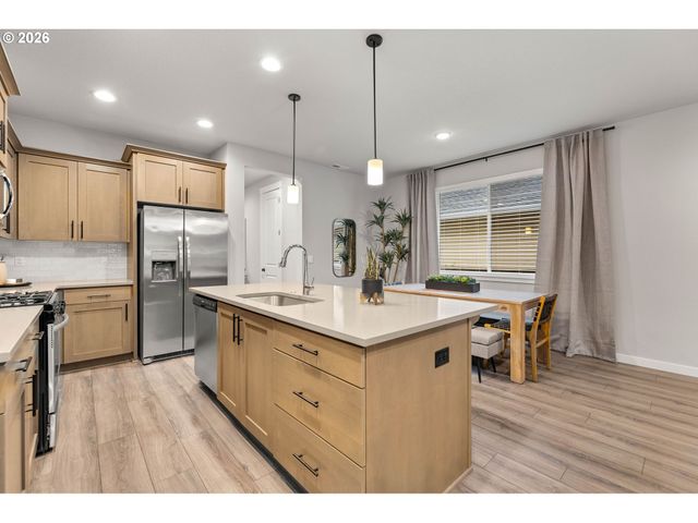 10571 Se HERITAGE Rd, Happy Valley, OR 97086