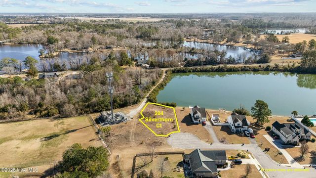 204 Silverthorn Court, New Bern, NC 28562