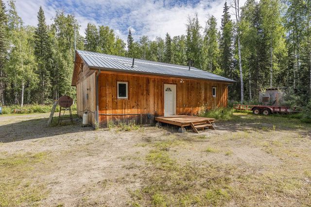 2011 PORTER AVENUE, North Pole, AK 99705