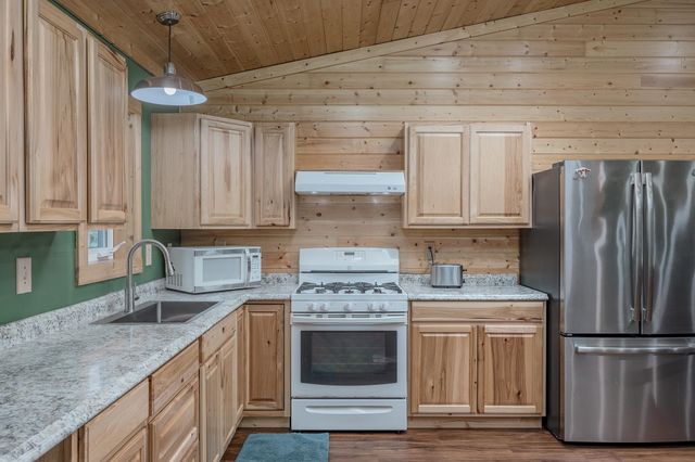 2011 PORTER AVENUE, North Pole, AK 99705