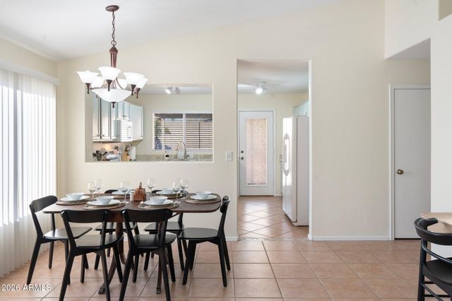 8640 E CAROL Avenue, Mesa, AZ 85208