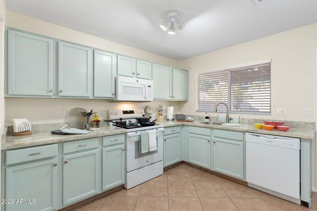 8640 E CAROL Avenue, Mesa, AZ 85208