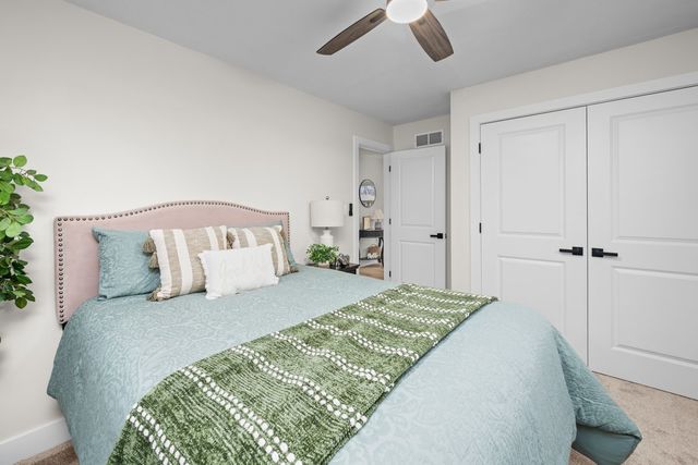 392 33rd Avenue Court, East Moline, IL 61244