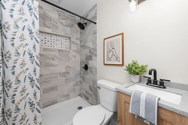 392 33rd Avenue Court, East Moline, IL 61244