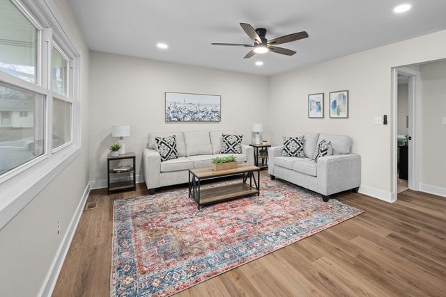 392 33rd Avenue Court, East Moline, IL 61244