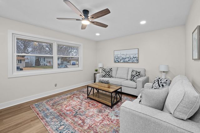 392 33rd Avenue Court, East Moline, IL 61244