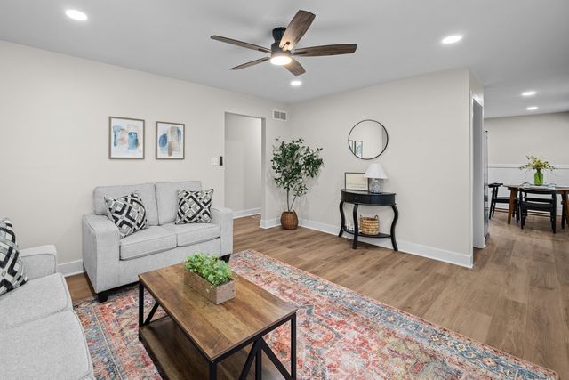 392 33rd Avenue Court, East Moline, IL 61244