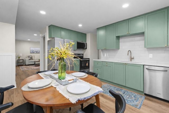 392 33rd Avenue Court, East Moline, IL 61244