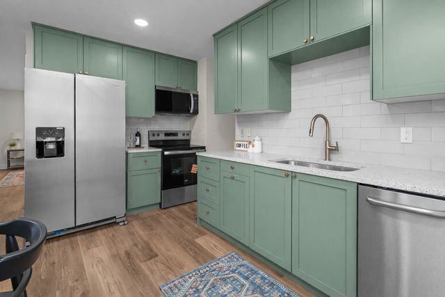 392 33rd Avenue Court, East Moline, IL 61244