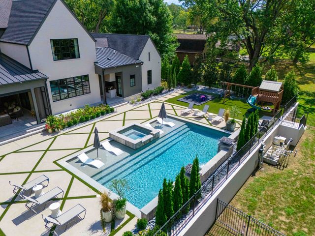 1311 Parker Pl, Brentwood, TN 37027
