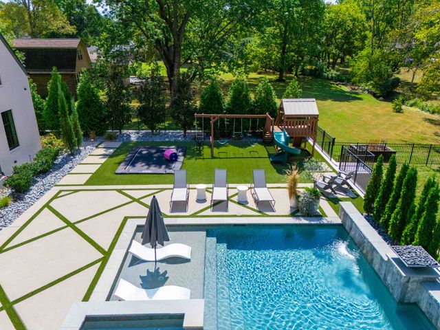 1311 Parker Pl, Brentwood, TN 37027