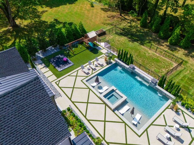 1311 Parker Pl, Brentwood, TN 37027