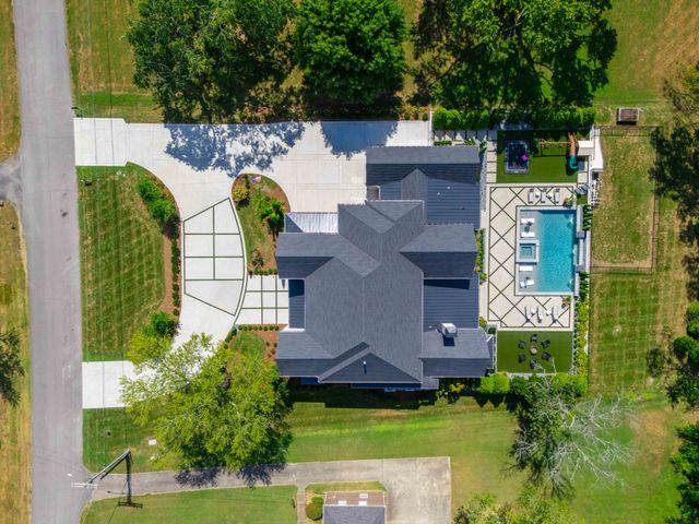 1311 Parker Pl, Brentwood, TN 37027