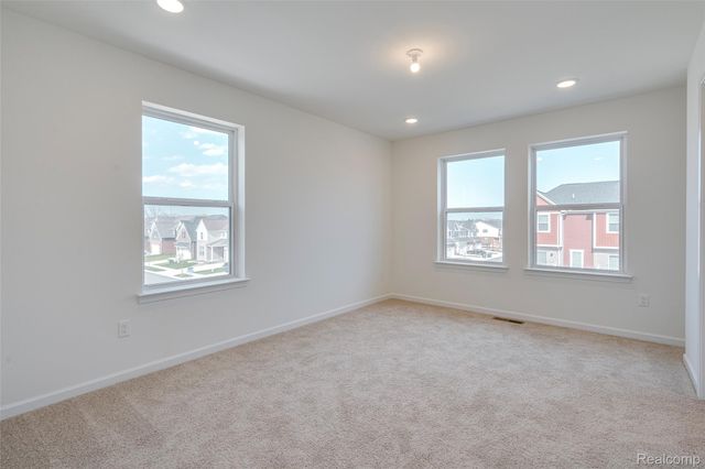 4876 Parkside Lane, Troy, MI 48085