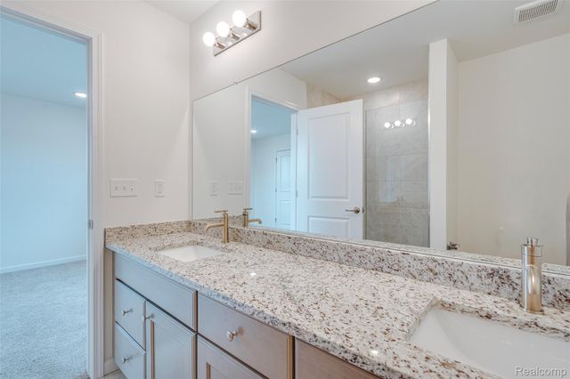 4876 Parkside Lane, Troy, MI 48085