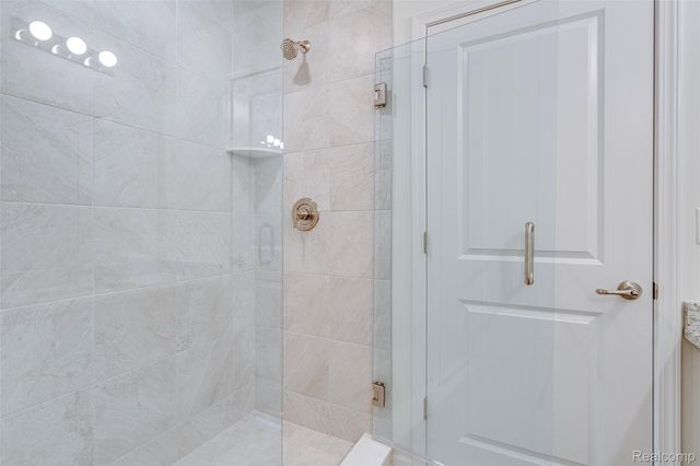 4876 Parkside Lane, Troy, MI 48085
