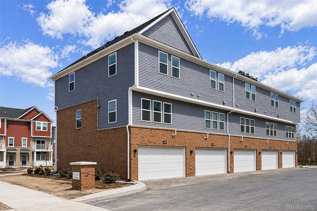 4876 Parkside Lane, Troy, MI 48085