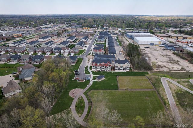 4876 Parkside Lane, Troy, MI 48085
