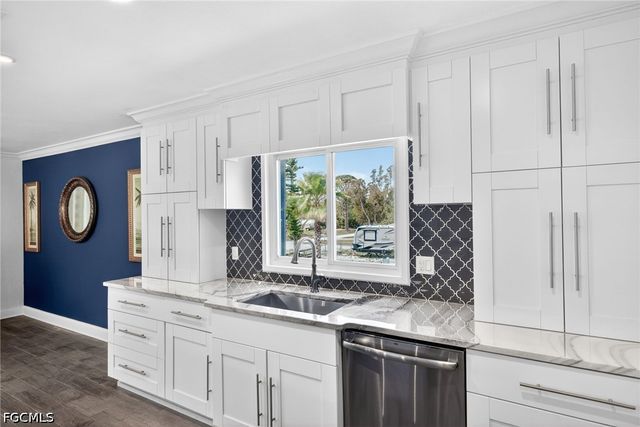 5866 Tahiti DR, Bokeelia, FL 33922