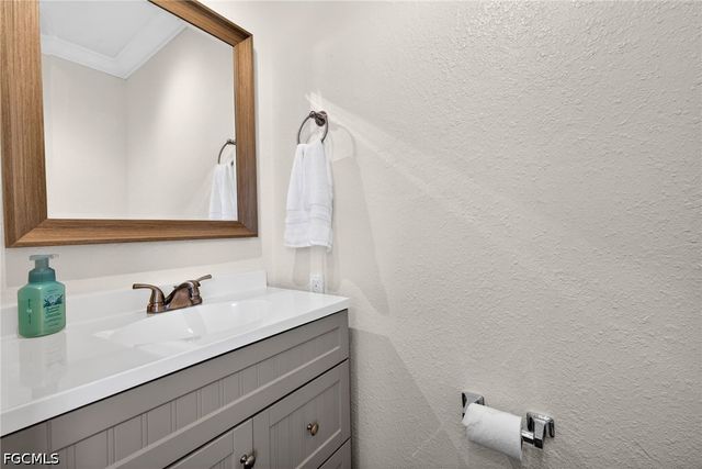 5866 Tahiti DR, Bokeelia, FL 33922