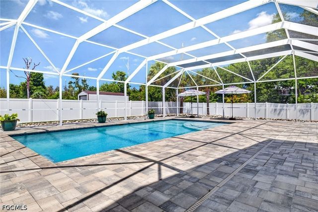 5866 Tahiti DR, Bokeelia, FL 33922