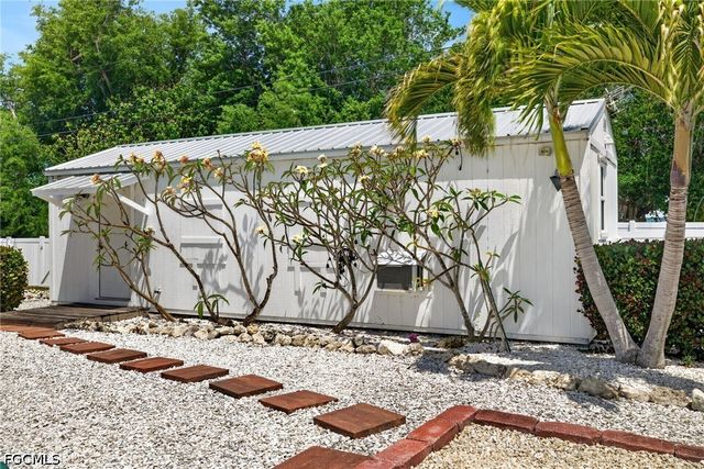 5866 Tahiti DR, Bokeelia, FL 33922