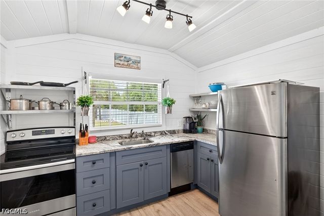 5866 Tahiti DR, Bokeelia, FL 33922