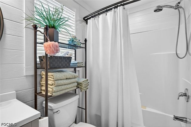 5866 Tahiti DR, Bokeelia, FL 33922