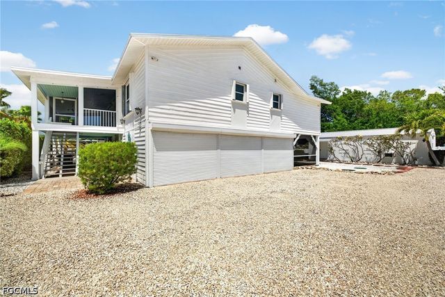 5866 Tahiti DR, Bokeelia, FL 33922