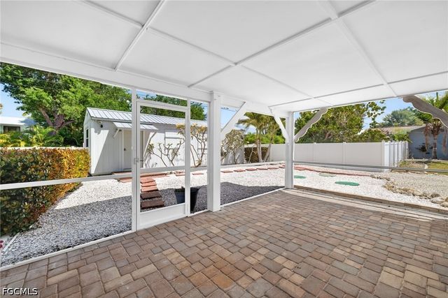 5866 Tahiti DR, Bokeelia, FL 33922